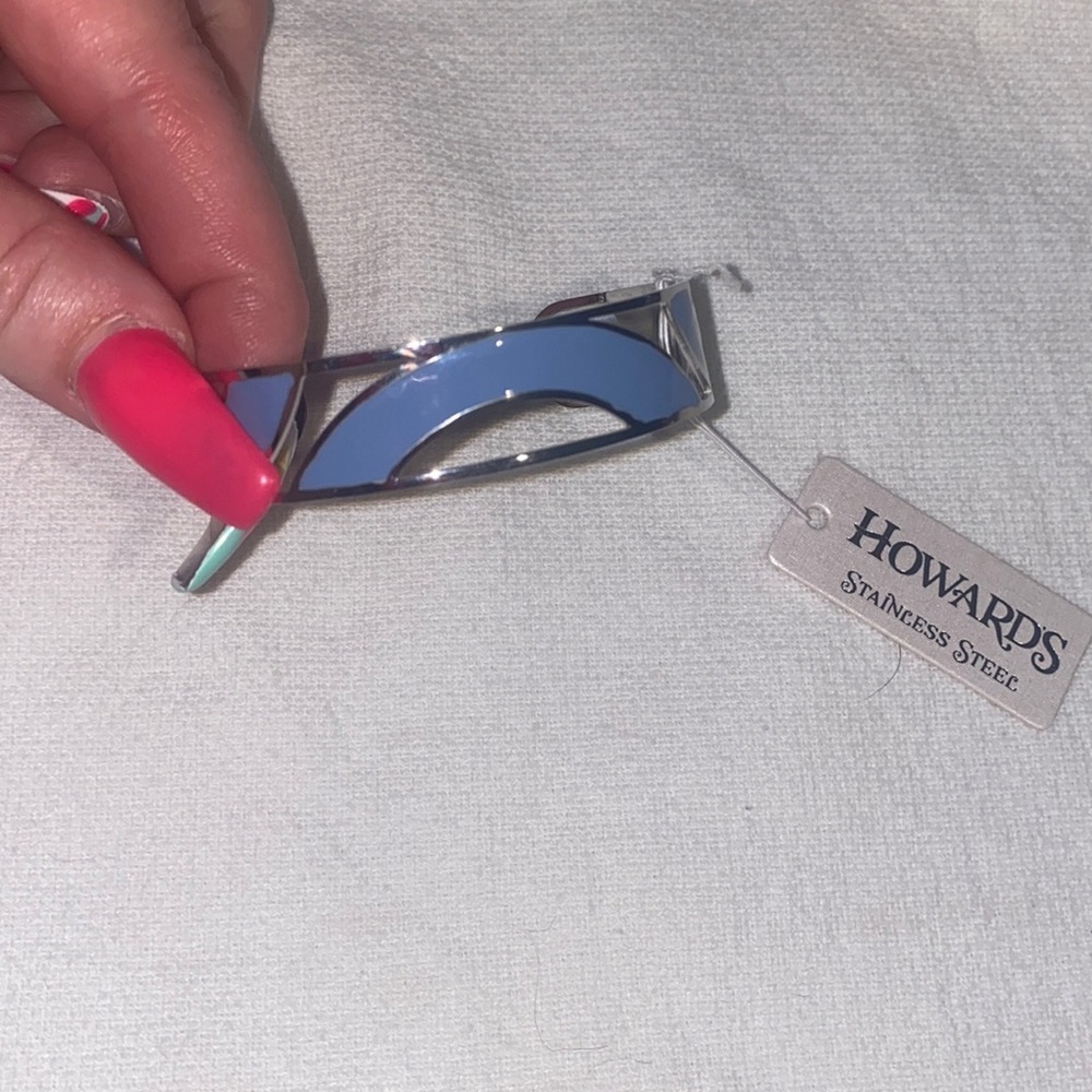 Howard’s new without price tag cuff bracelet
